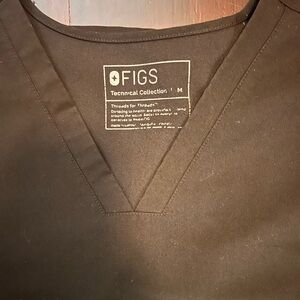 3 Figs size medium black scrub top, like new/gently worn.